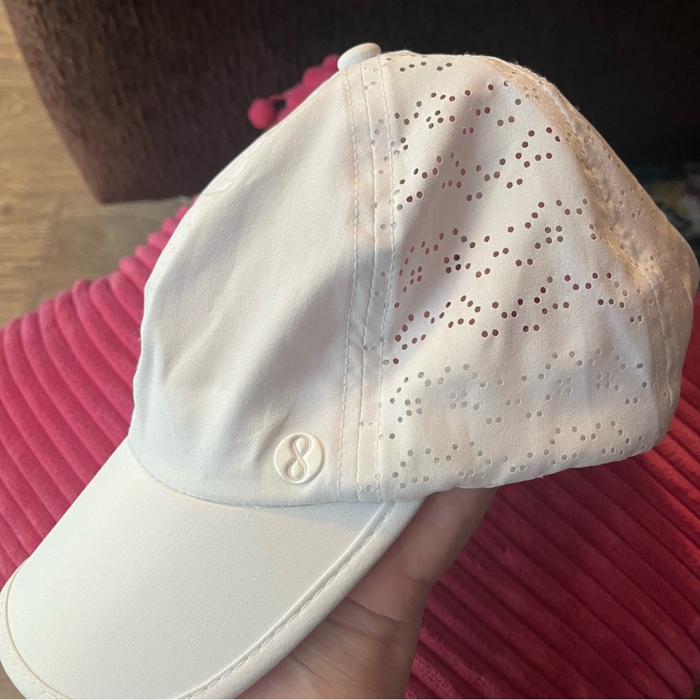 3 Baseball Caps in Black, Gray & White - Picture 11 of 11